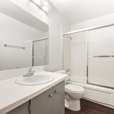 university-park-bathroom-1 university-park-bathroom-1
